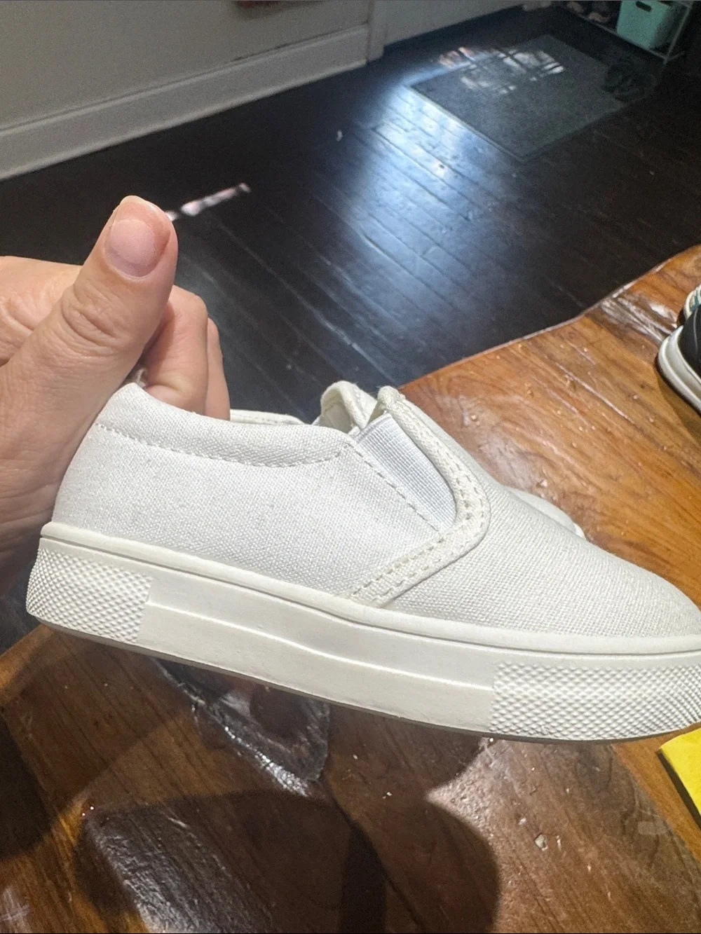 Baby GAP Slip-On Canvas Shoes White size 7- NWOT